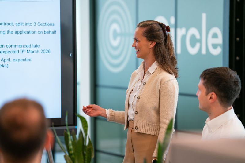 Circle Office High Res 207